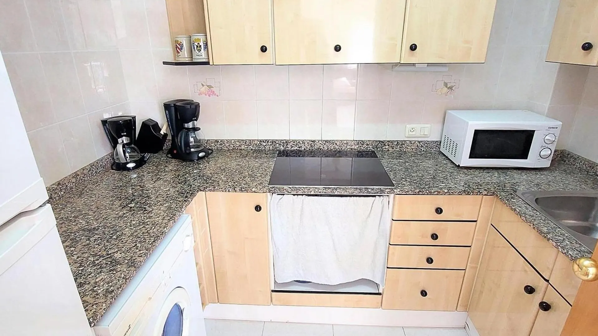 Atico Con Gran Terraza En Grifeu, Cerca De La Playa, Ideal Para Parejas, Llanca - Es-170-90 Spain